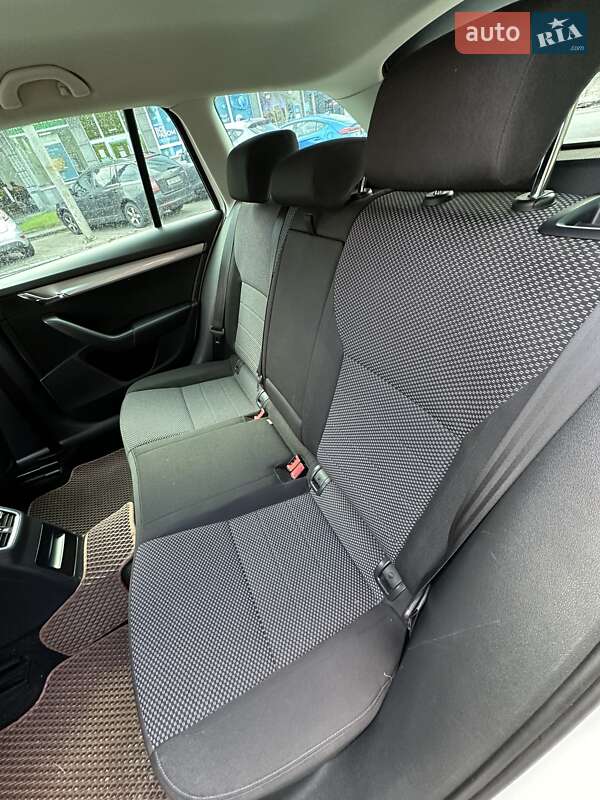 Универсал Skoda Octavia 2016 в Киеве фото 19 Универсал Skoda Octavia 2016 в Киеве