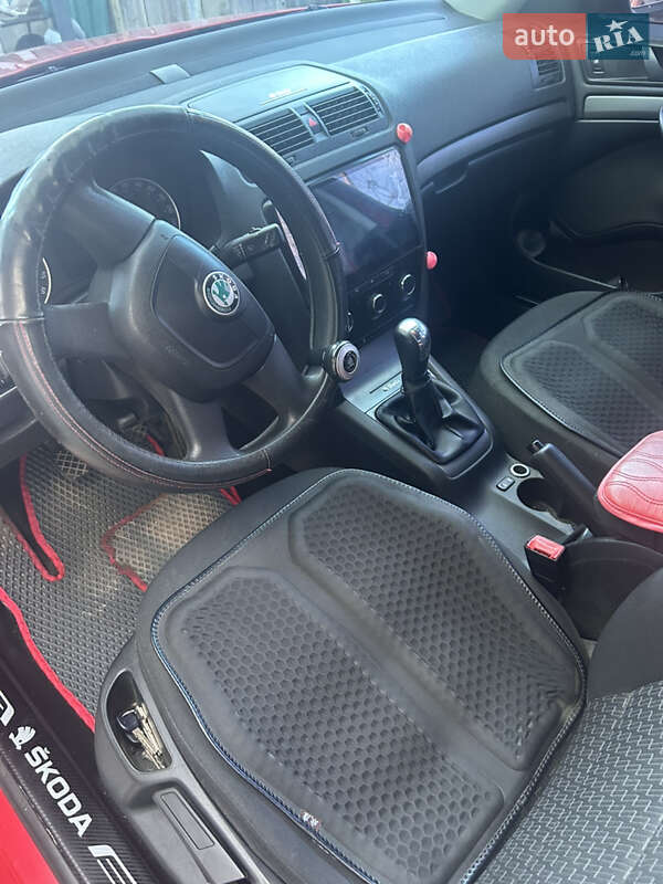 Ліфтбек Skoda Octavia 2010 в Шпикові фото 13 Ліфтбек Skoda Octavia 2010 в Шпикові