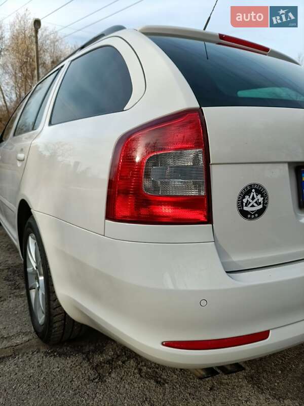 Универсал Skoda Octavia 2011 в Киеве фото 8 Универсал Skoda Octavia 2011 в Киеве