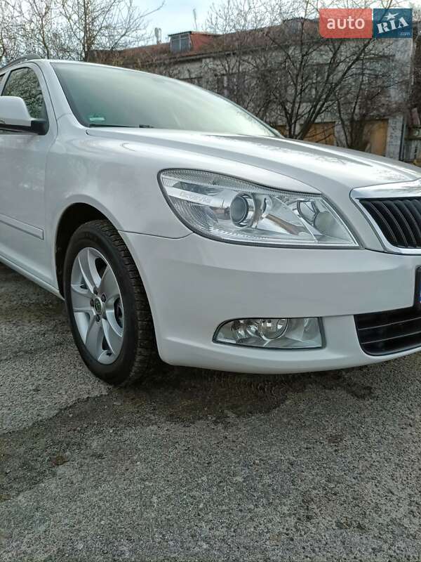 Универсал Skoda Octavia 2011 в Киеве фото 4 Универсал Skoda Octavia 2011 в Киеве