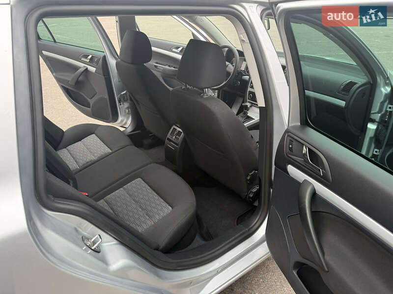 Универсал Skoda Octavia 2010 в Комсомольском фото 9 Универсал Skoda Octavia 2010 в Комсомольском