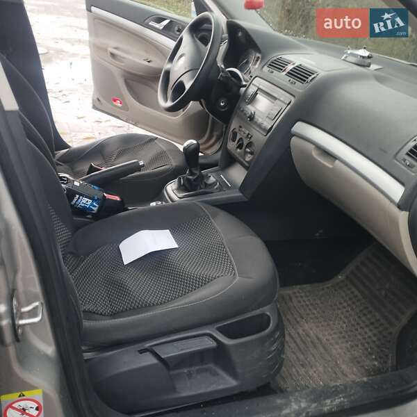 Ліфтбек Skoda Octavia 2006 в Тернополі фото 9 Ліфтбек Skoda Octavia 2006 в Тернополі