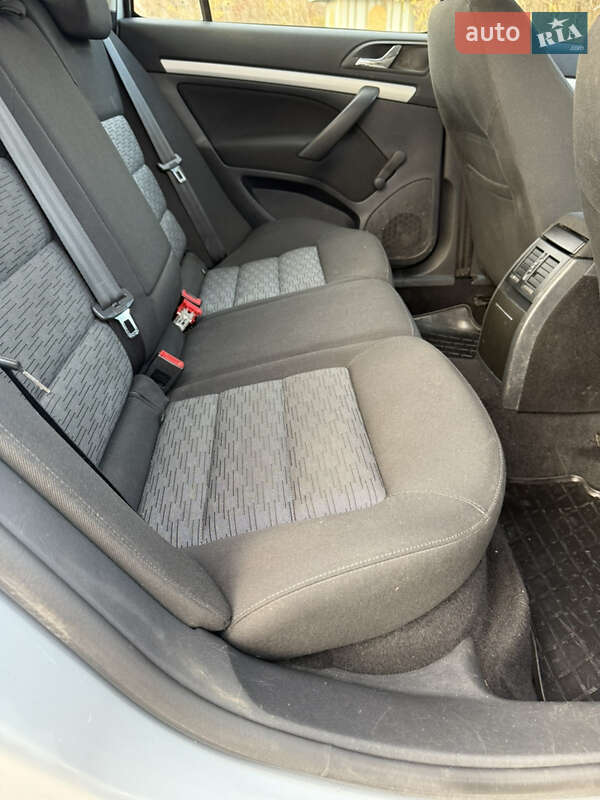 Универсал Skoda Octavia 2010 в Днепре