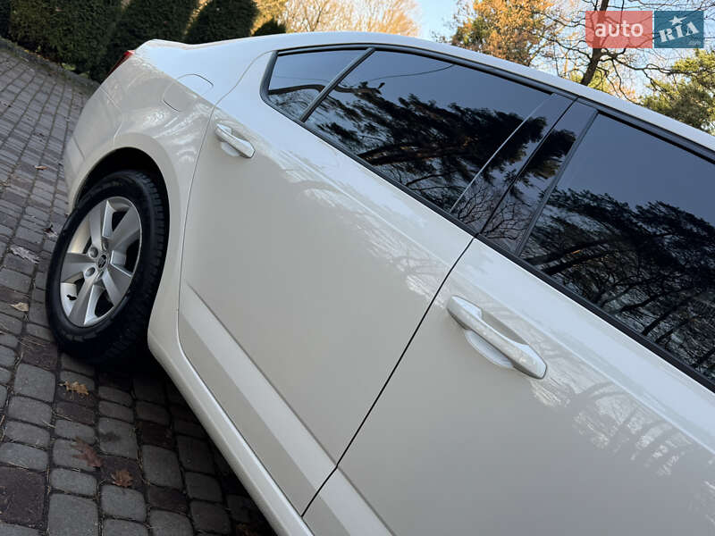 Ліфтбек Skoda Octavia 2016 в Дрогобичі