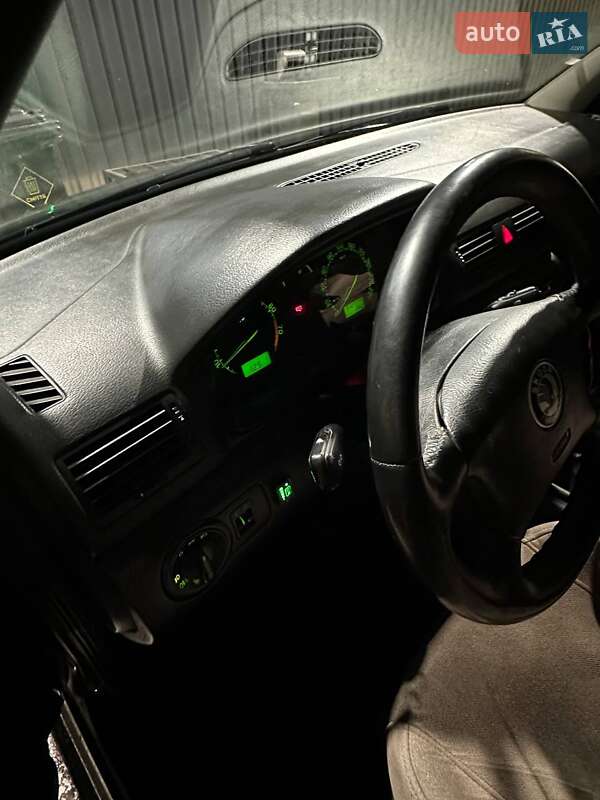 Ліфтбек Skoda Octavia 2002 в Харкові фото 5 Ліфтбек Skoda Octavia 2002 в Харкові