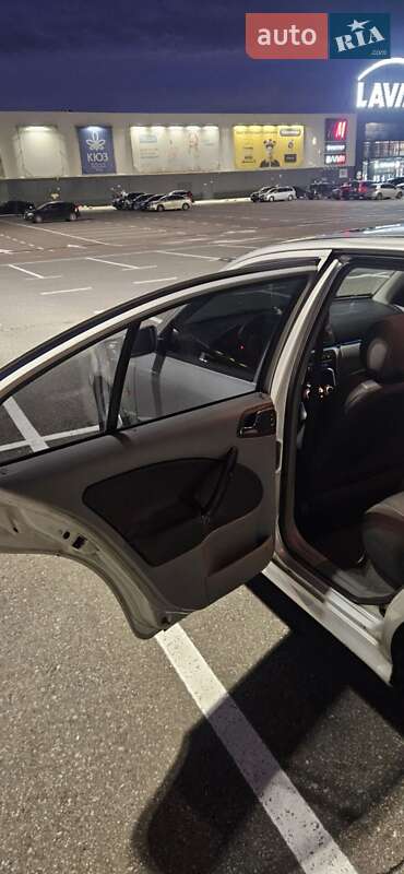 Лифтбек Skoda Octavia 1999 в Киеве