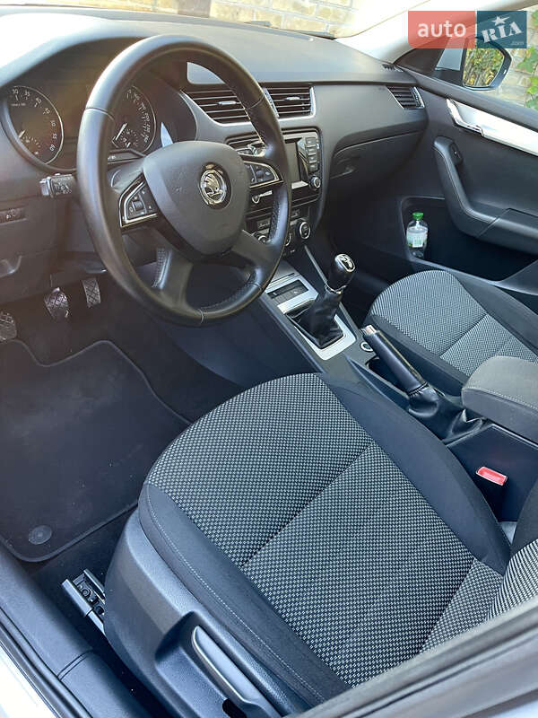 Универсал Skoda Octavia 2013 в Луцке фото 16 Универсал Skoda Octavia 2013 в Луцке