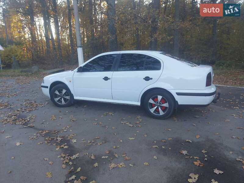 Лифтбек Skoda Octavia 2000 в Остроге