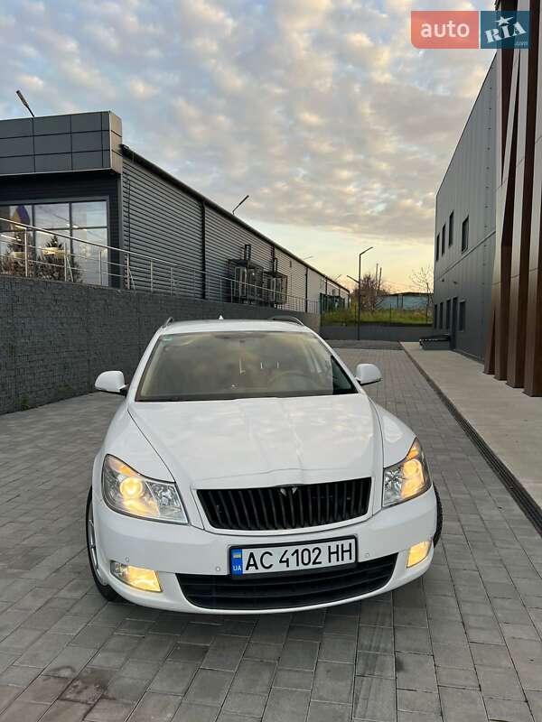 Универсал Skoda Octavia 2010 в Луцке фото 2 Универсал Skoda Octavia 2010 в Луцке