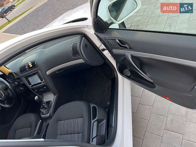 Универсал Skoda Octavia 2010 в Луцке фото 23 Универсал Skoda Octavia 2010 в Луцке