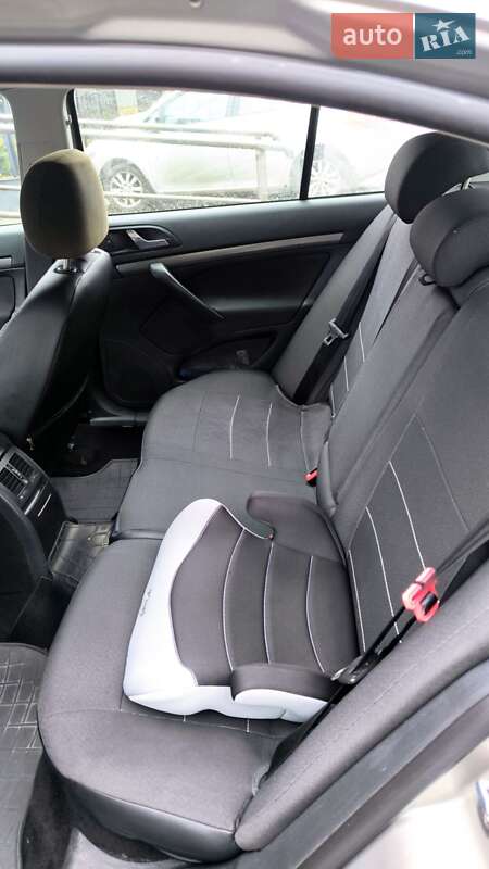 Ліфтбек Skoda Octavia 2006 в Обухові