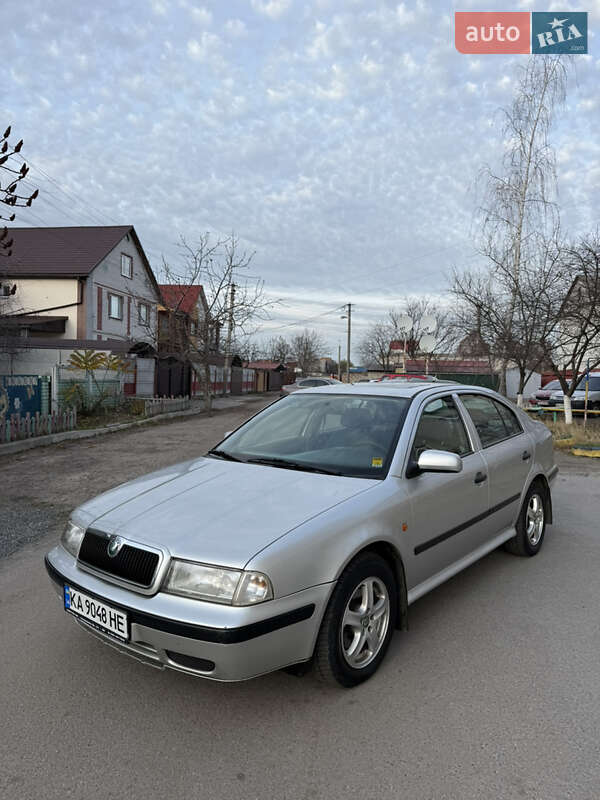 Лифтбек Skoda Octavia 1998 в Чернигове