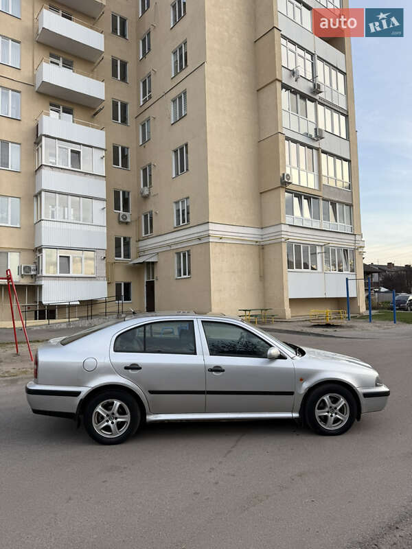 Лифтбек Skoda Octavia 1998 в Чернигове