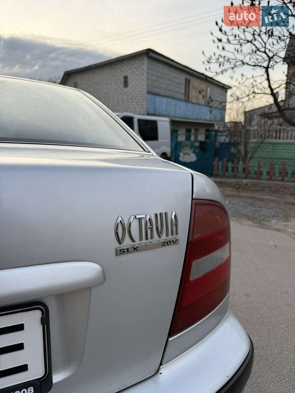 Лифтбек Skoda Octavia 1998 в Чернигове