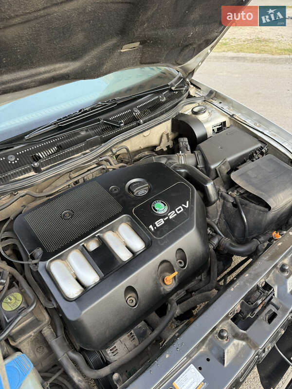 Лифтбек Skoda Octavia 1998 в Чернигове