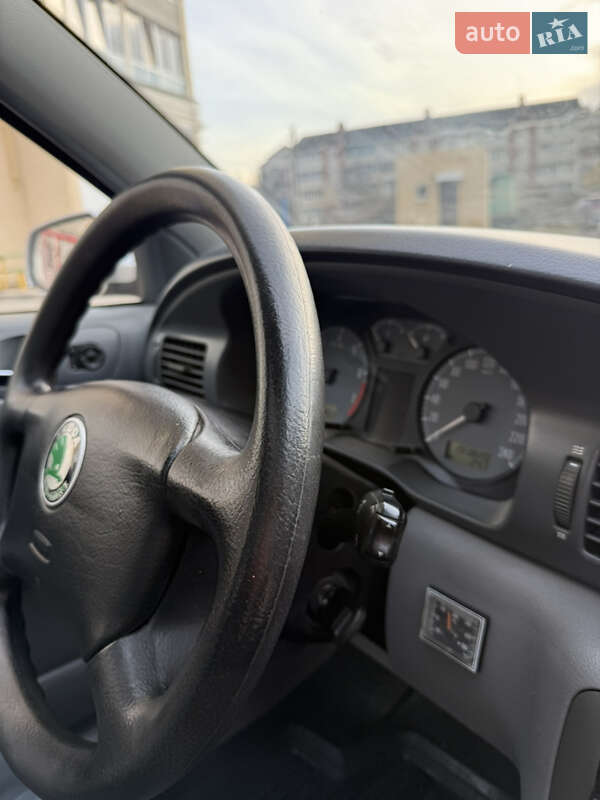 Лифтбек Skoda Octavia 1998 в Чернигове