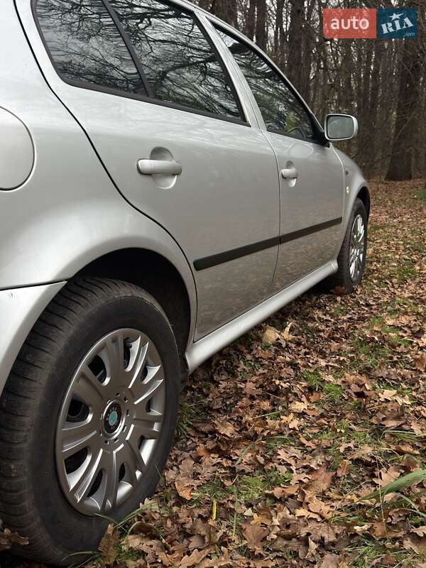 Лифтбек Skoda Octavia 2002 в Онуфриевке