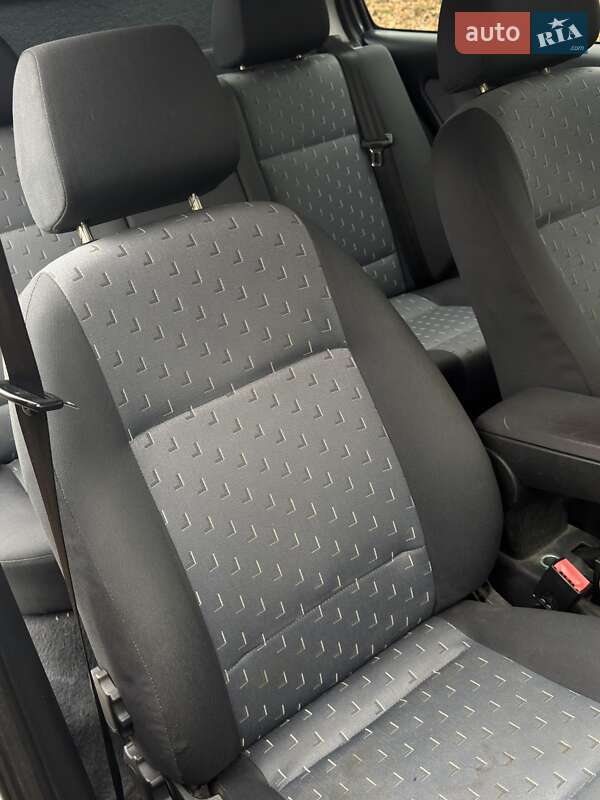 Лифтбек Skoda Octavia 2002 в Онуфриевке