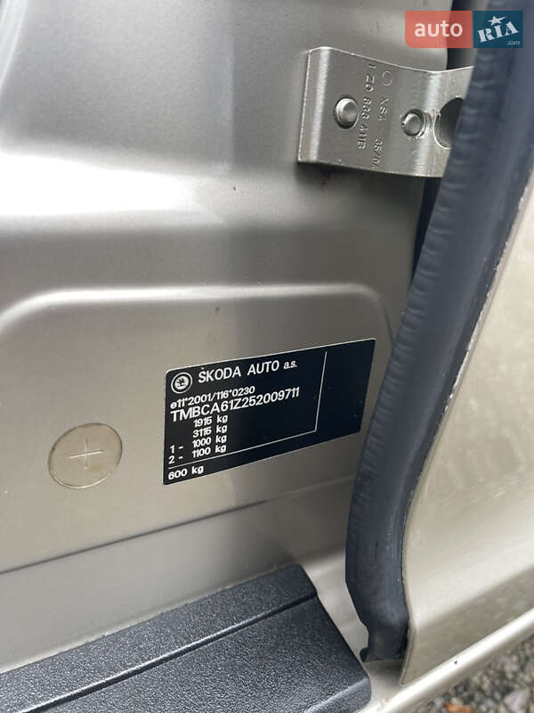 Лифтбек Skoda Octavia 2005 в Умани