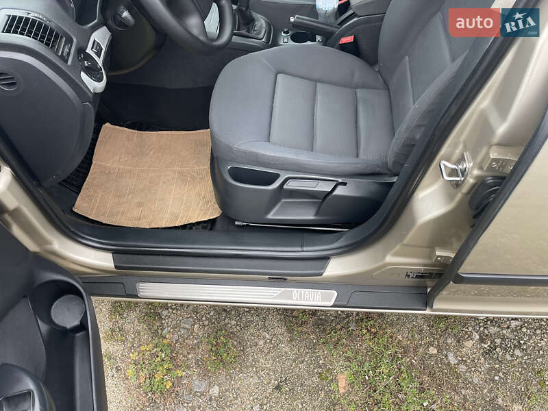 Лифтбек Skoda Octavia 2005 в Умани