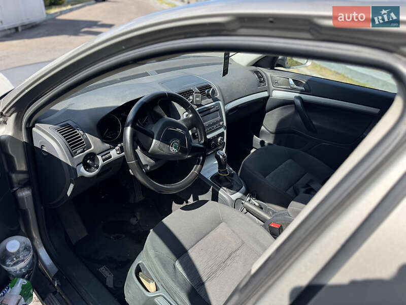 Лифтбек Skoda Octavia 2010 в Житомире