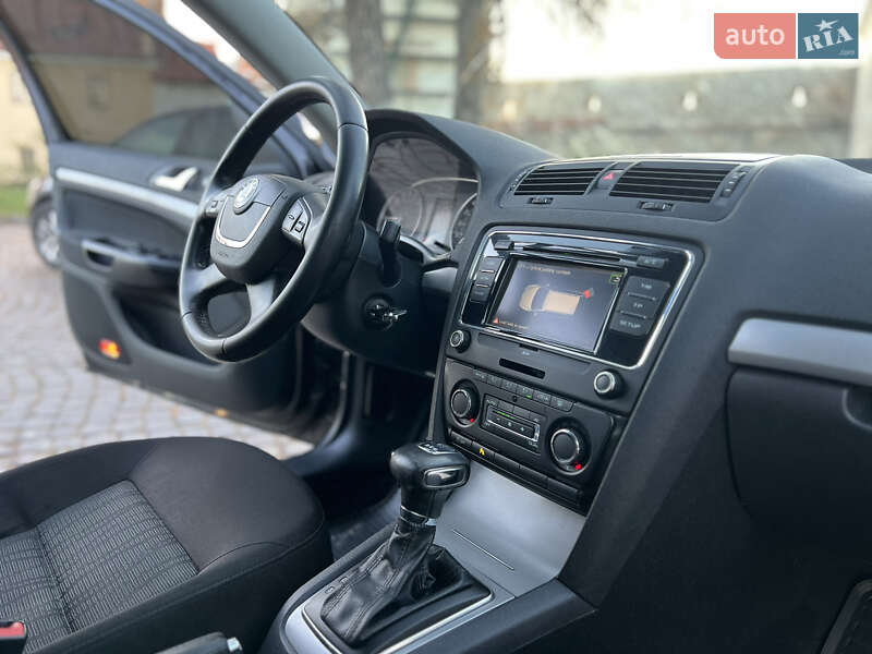 Универсал Skoda Octavia 2010 в Жовкве