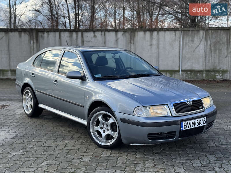 Лифтбек Skoda Octavia 2004 в Сарнах