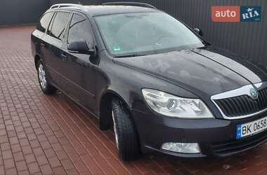 Универсал Skoda Octavia 2011 в Сарнах