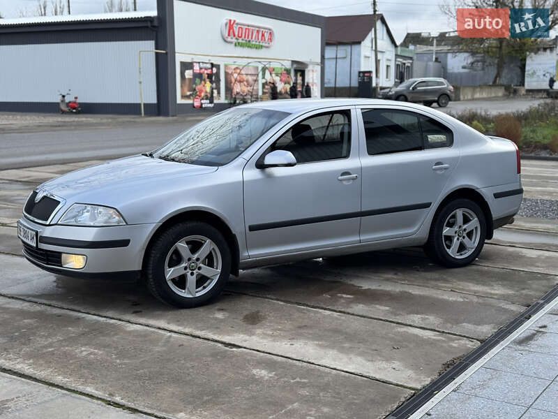 Лифтбек Skoda Octavia 2007 в Новом Буге