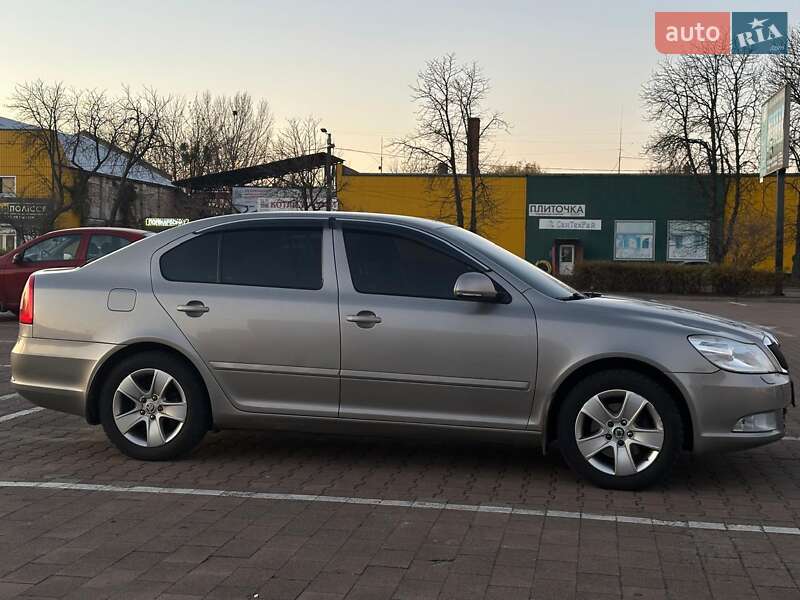 Лифтбек Skoda Octavia 2009 в Житомире