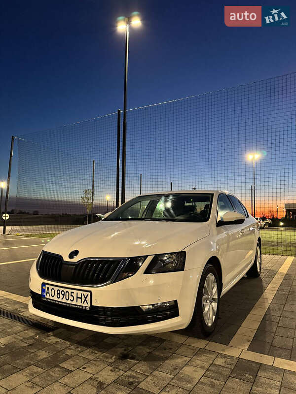 Лифтбек Skoda Octavia 2017 в Ужгороде фото 3 Лифтбек Skoda Octavia 2017 в Ужгороде
