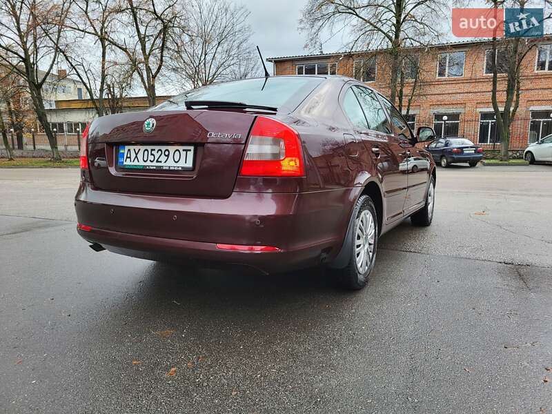 Лифтбек Skoda Octavia 2012 в Кропивницком
