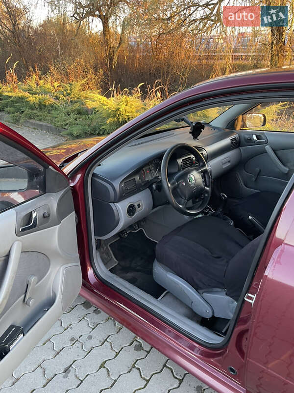 Лифтбек Skoda Octavia 1998 в Ужгороде