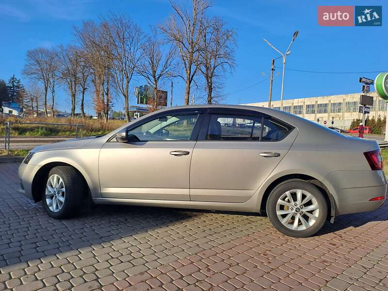 Лифтбек Skoda Octavia 2017 в Ивано-Франковске