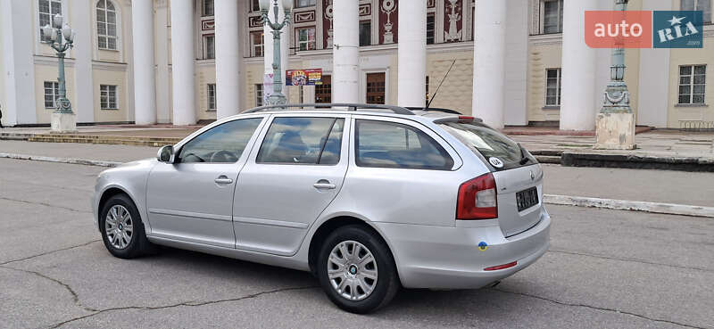 Универсал Skoda Octavia 2010 в Желтых Водах