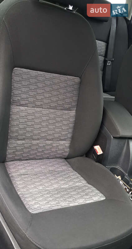 Универсал Skoda Octavia 2010 в Желтых Водах