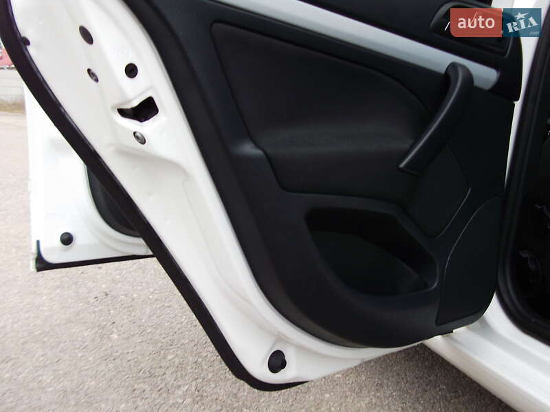 Универсал Skoda Octavia 2010 в Виннице