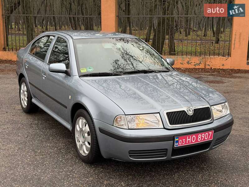 Лифтбек Skoda Octavia 2004 в Кропивницком