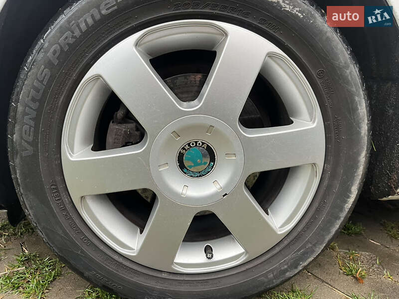 Лифтбек Skoda Octavia 2009 в Звягеле