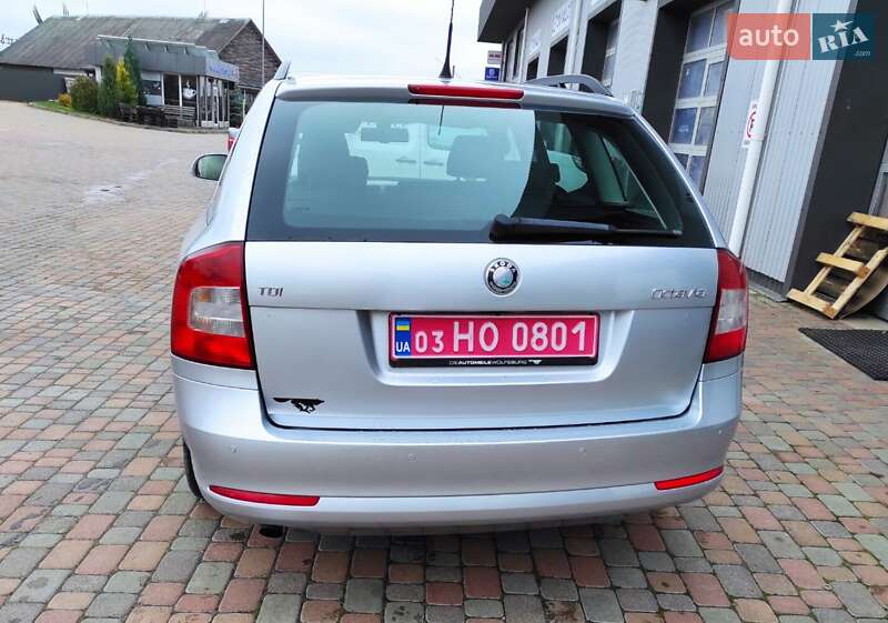 Универсал Skoda Octavia 2010 в Сарнах