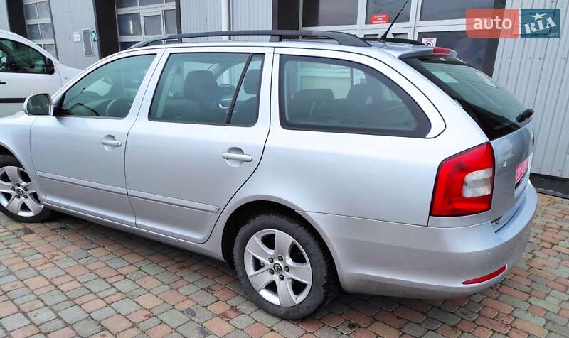 Универсал Skoda Octavia 2010 в Сарнах