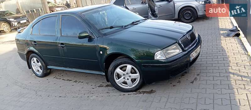Лифтбек Skoda Octavia 2002 в Львове фото Лифтбек Skoda Octavia 2002 в Львове