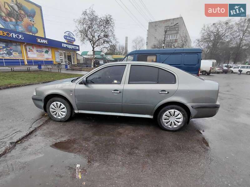 Лифтбек Skoda Octavia 2003 в Гадяче