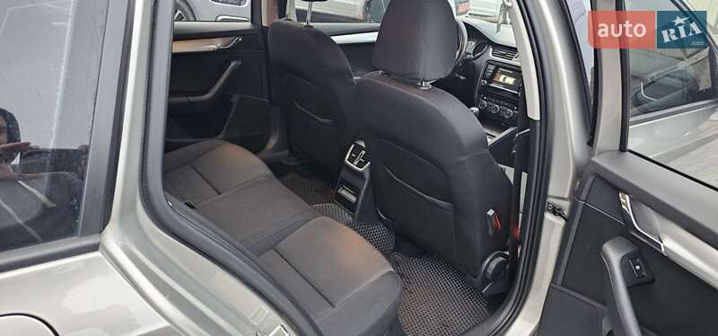 Универсал Skoda Octavia 2016 в Нововолынске