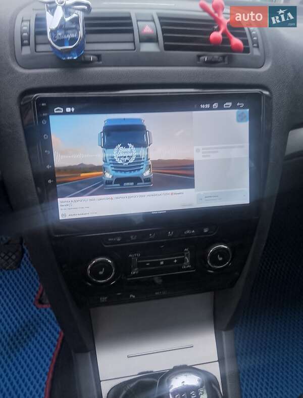 Лифтбек Skoda Octavia 2009 в Житомире