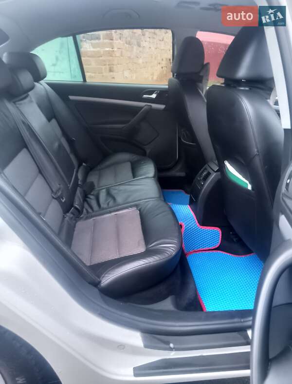 Лифтбек Skoda Octavia 2009 в Житомире