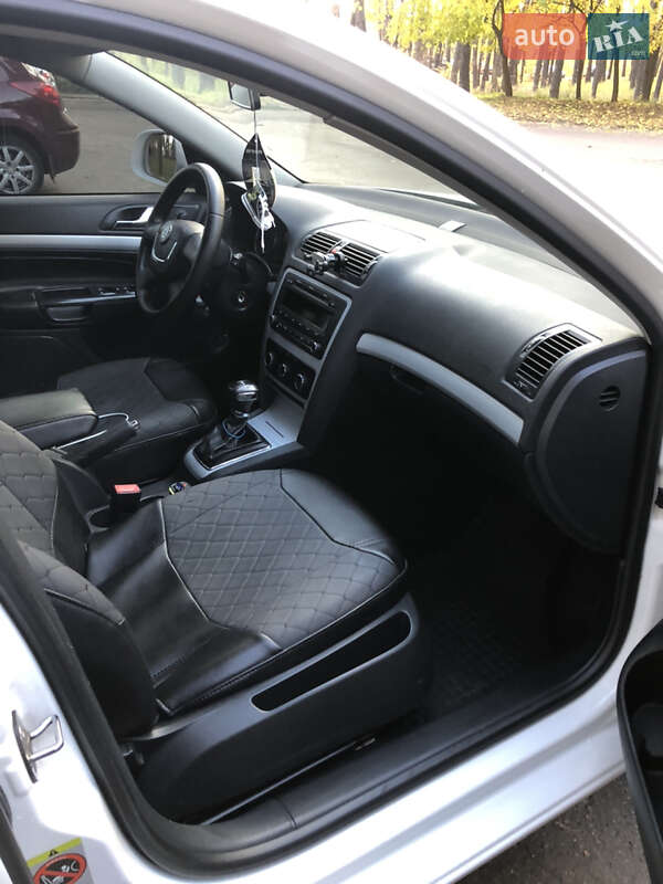 Ліфтбек Skoda Octavia 2011 в Черкасах