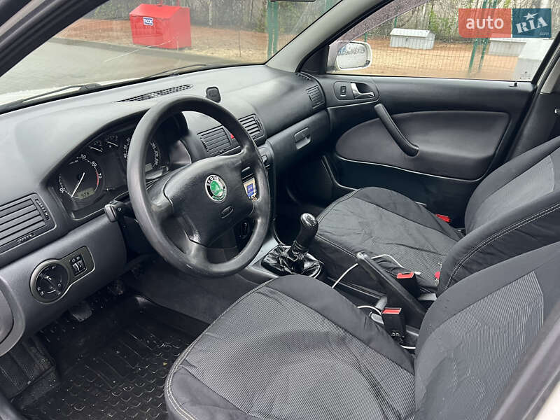 Лифтбек Skoda Octavia 2002 в Житомире