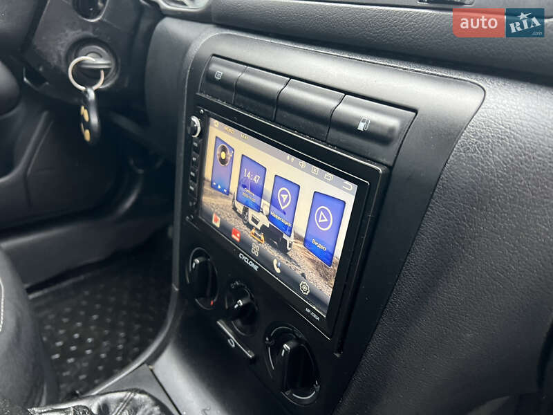 Лифтбек Skoda Octavia 2002 в Житомире