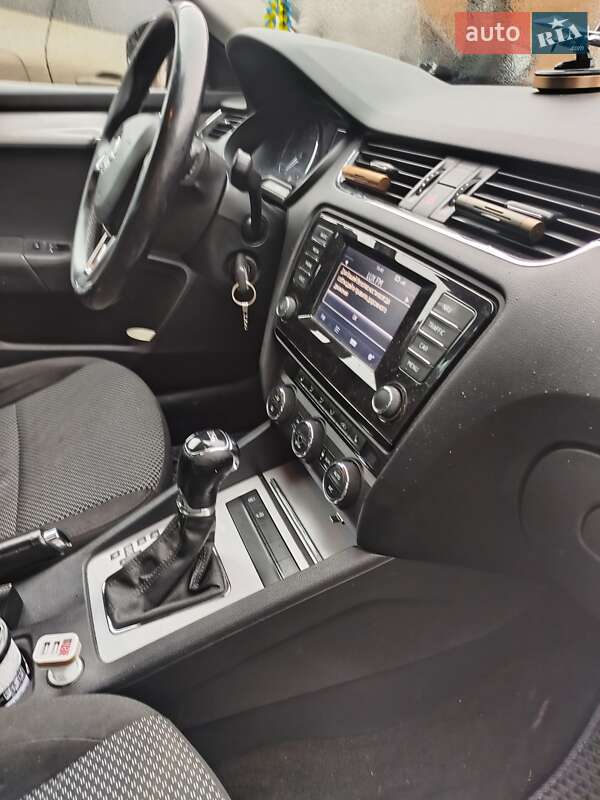 Універсал Skoda Octavia 2014 в Старокостянтинові